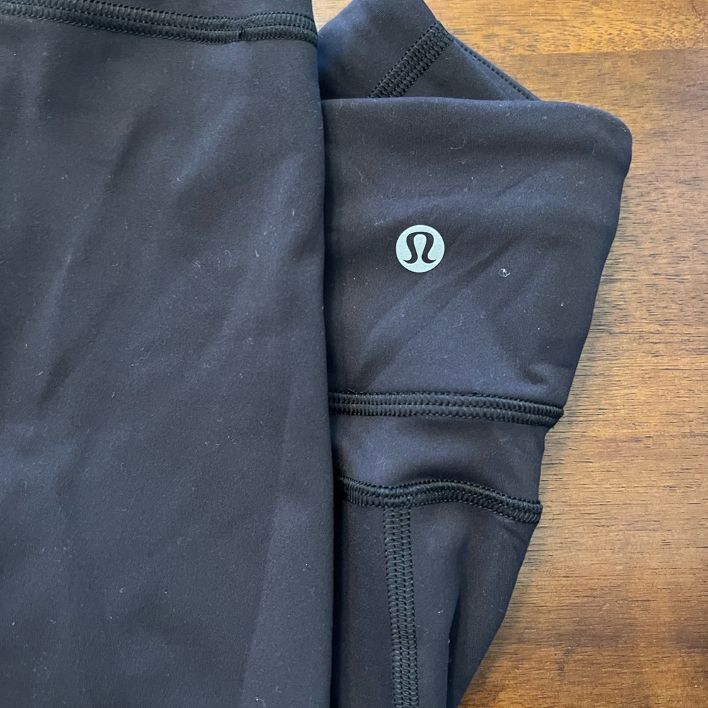 Lululemon Wunder Train 26” inseam with pockets